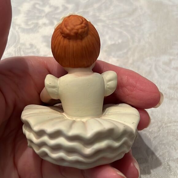 Vintage Holly Hobbie the sleeping beauty series XIV #30028 porcelain figurine - Picture 7 of 13